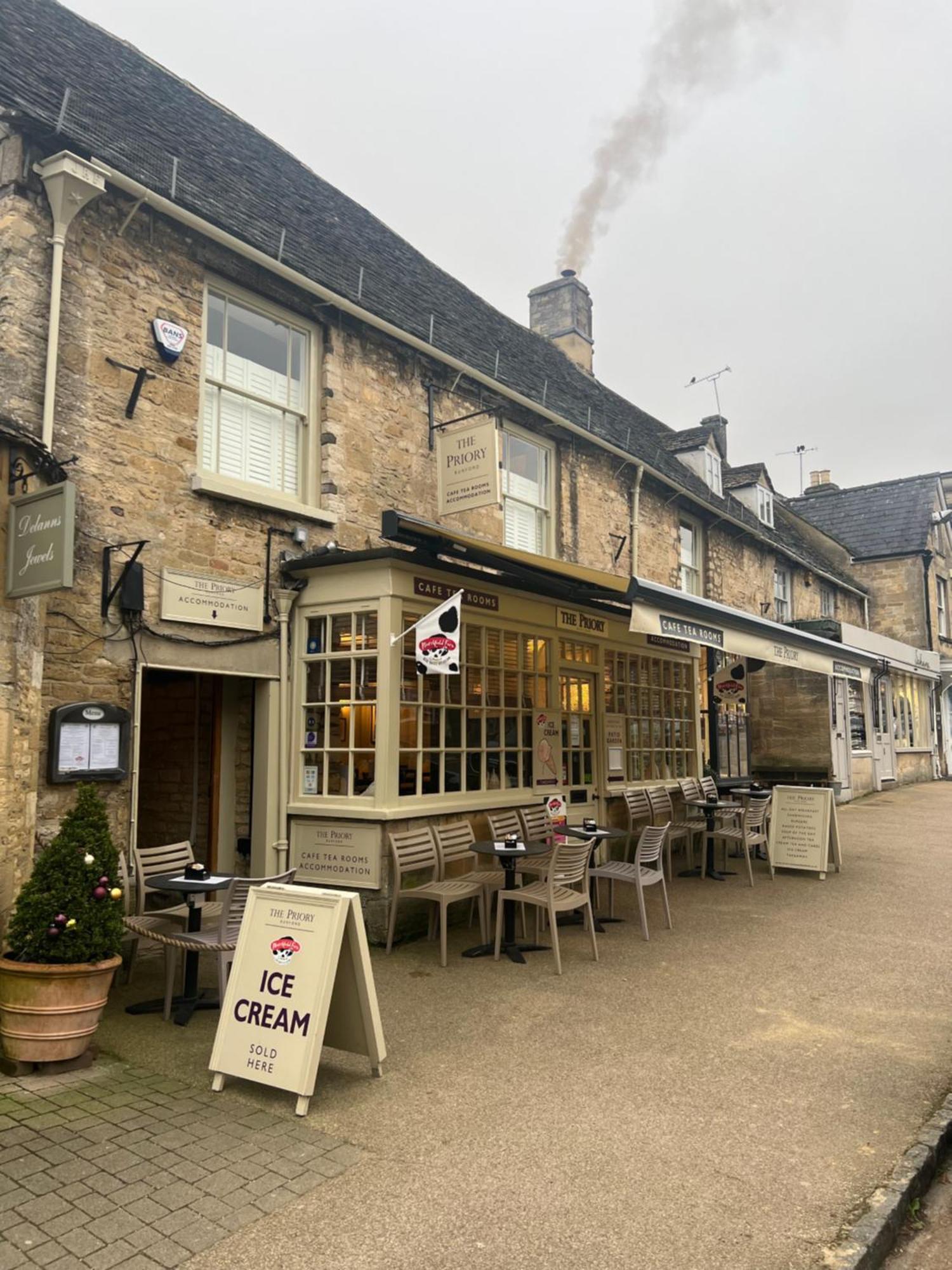 Priory Tearooms Burford With Rooms Εξωτερικό φωτογραφία