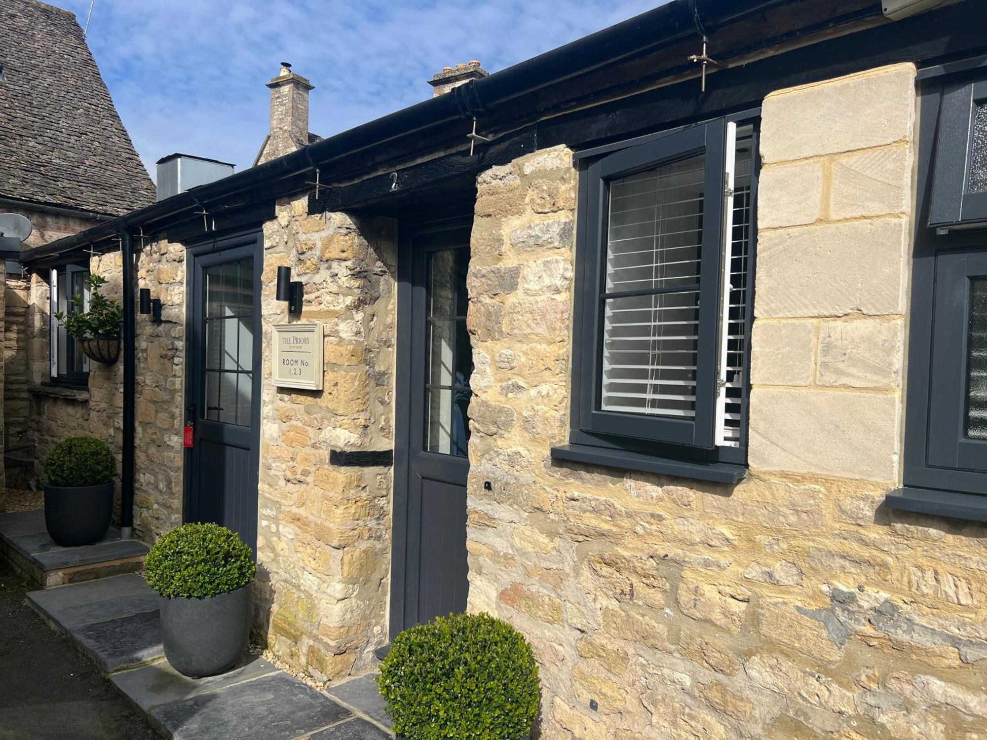 Priory Tearooms Burford With Rooms Εξωτερικό φωτογραφία