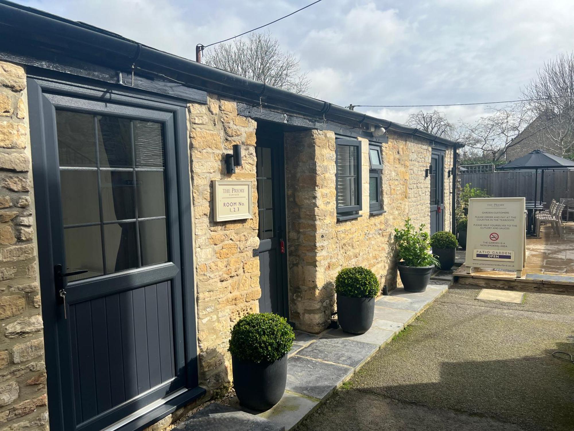 Priory Tearooms Burford With Rooms Εξωτερικό φωτογραφία