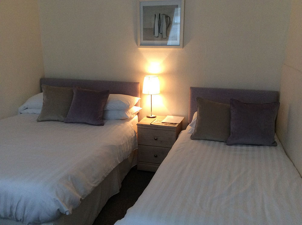 Priory Tearooms Burford With Rooms Εξωτερικό φωτογραφία